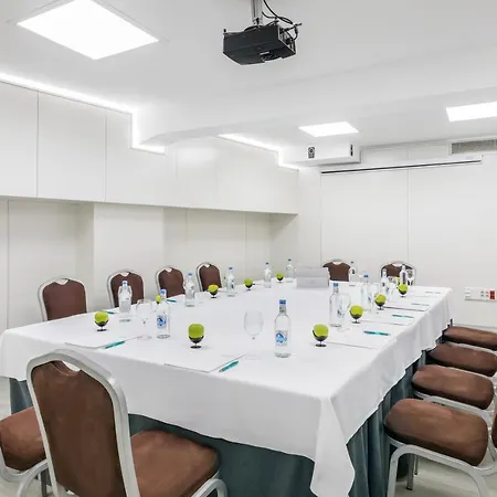 Otel Occidental Cruz Contemporaneo
