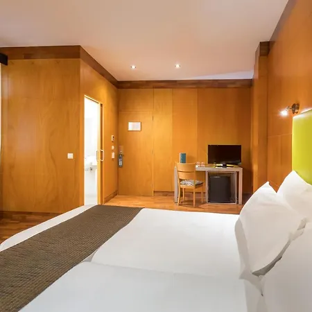 Otel Occidental Cruz Contemporaneo 3*