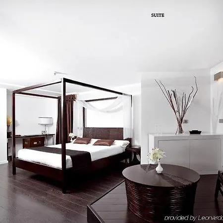 Occidental Cruz Contemporaneo Otel