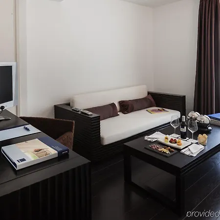 Occidental Cruz Contemporáneo 3*