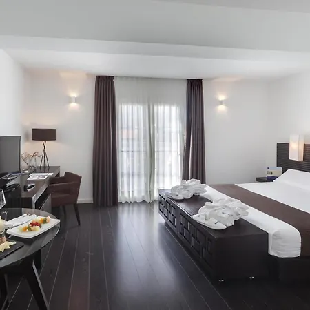 Occidental Cruz Contemporaneo 3*