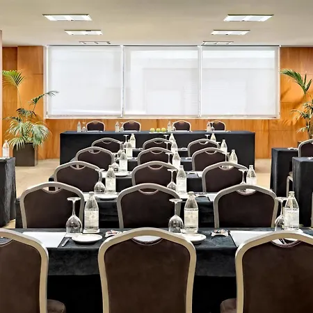 Occidental Cruz Contemporaneo Otel