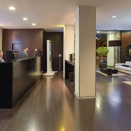 Occidental Cruz Contemporaneo Otel 3*