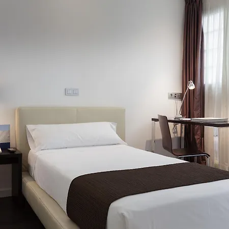 Occidental Cruz Contemporaneo Hotell 3*