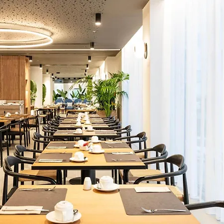 Otel Barcelo Cruz Contemporaneo 4*
