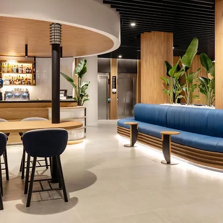 Barcelo Cruz Contemporaneo