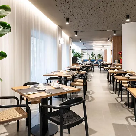 Otel Barcelo Cruz Contemporaneo 4*