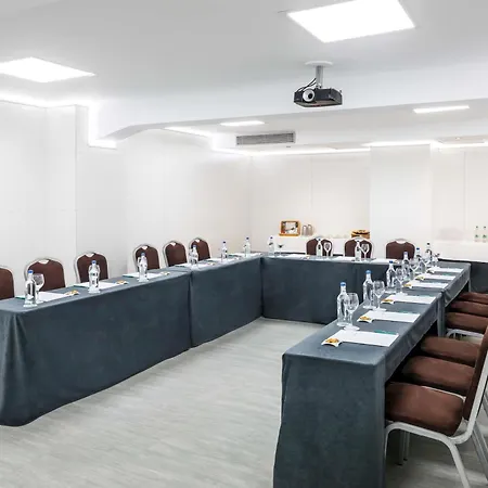Barcelo Cruz Contemporaneo Otel 4*