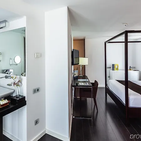 Occidental Cruz Contemporaneo Hotell 3*