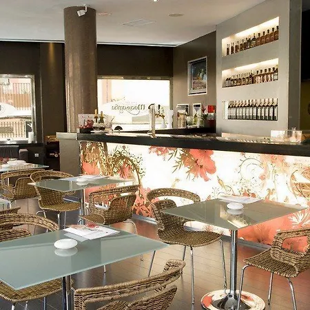 Occidental Cruz Contemporaneo Hotell
