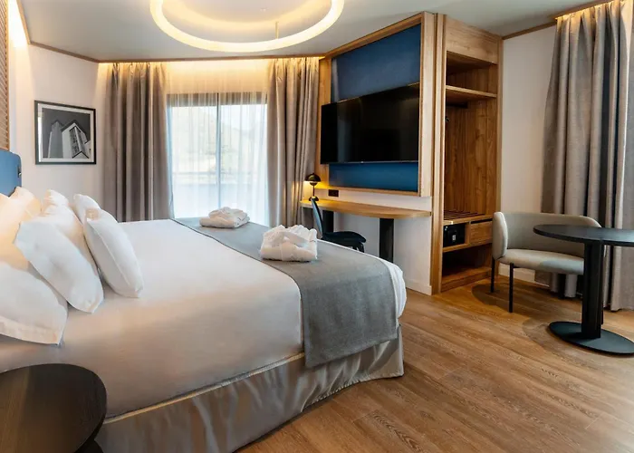 Barcelo Cruz Contemporaneo Отель